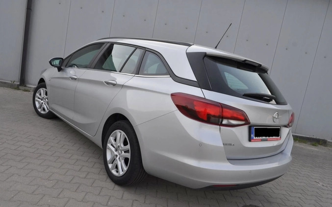 Opel Astra cena 48900 przebieg: 205000, rok produkcji 2020 z Stawiszyn małe 631